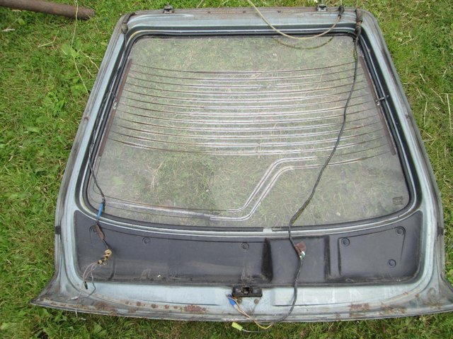 Image 2 of Ford Sierra 86 Tailgate