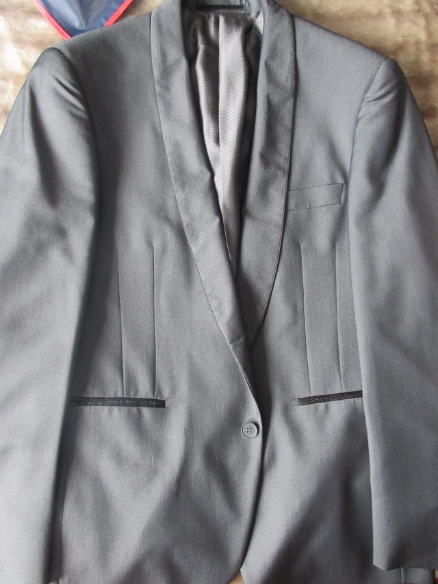 Preview of the first image of Mens Grey Shawl Collar Jacket Size 42R.
