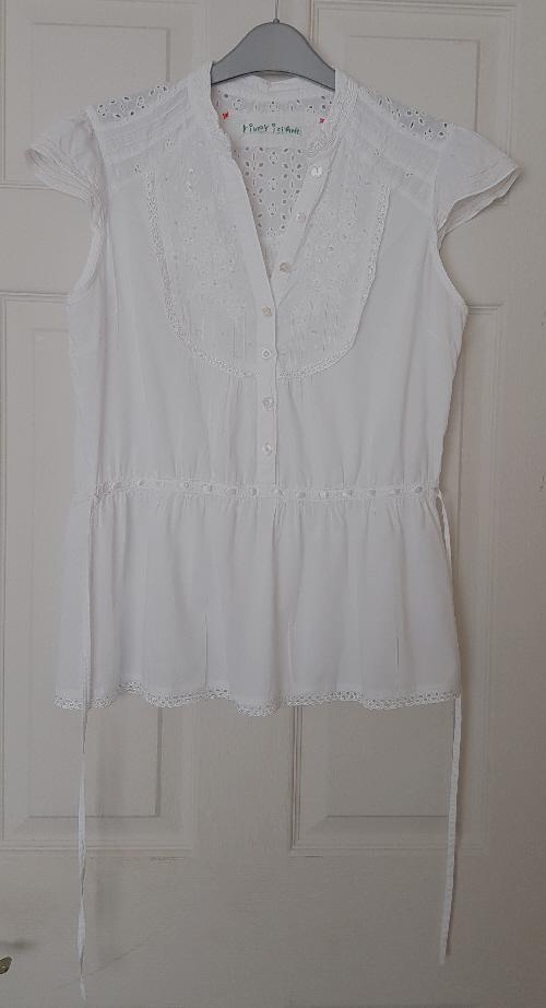 Preview of the first image of Pretty Ladies White Top By River Island - Sz 10   B2.
