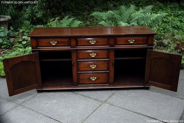 Image 6 of TITCHMARSH AND GOODWIN OAK DRESSER BASE SIDEBOARD HALL TABLE
