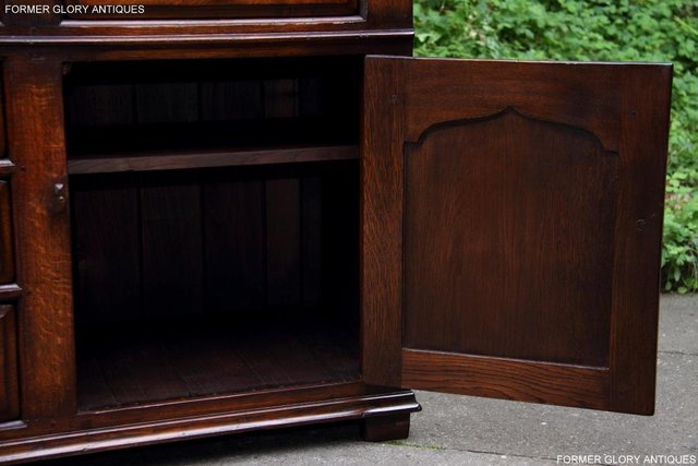 Image 68 of TITCHMARSH AND GOODWIN OAK DRESSER BASE SIDEBOARD HALL TABLE