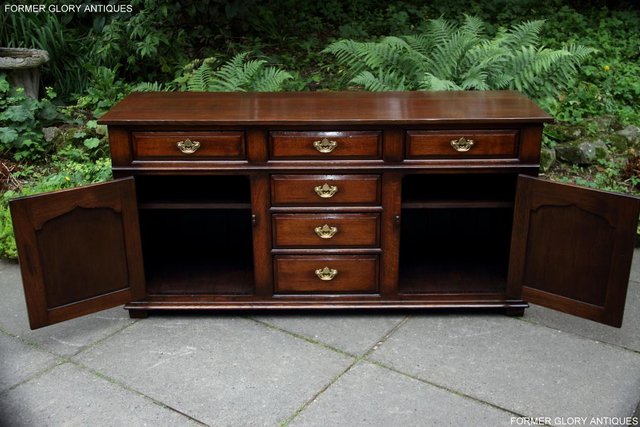 Image 96 of TITCHMARSH AND GOODWIN OAK DRESSER BASE SIDEBOARD HALL TABLE