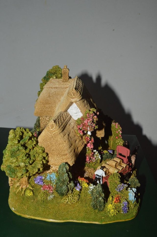 Image 6 of Lilliput Lane - Roll Out the Barrel