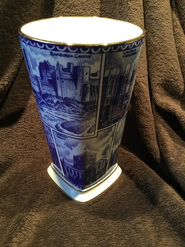 Preview of the first image of Ringtons Tea "Landmarks Vase" made by "Wade".