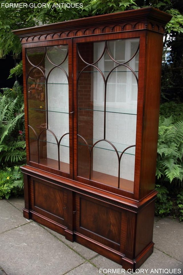 Image 3 of BEVAN FUNNELL STYLE MAHOGANY CHINA DISPLAY CABINET SHELVES