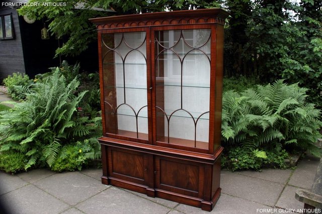 Image 14 of BEVAN FUNNELL STYLE MAHOGANY CHINA DISPLAY CABINET SHELVES