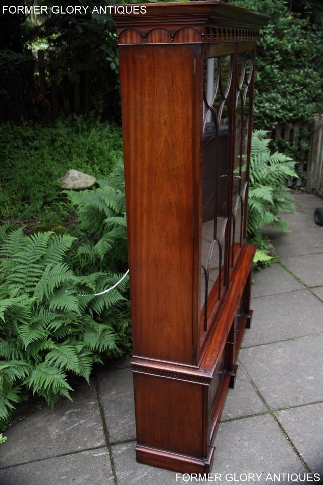 Image 21 of BEVAN FUNNELL STYLE MAHOGANY CHINA DISPLAY CABINET SHELVES