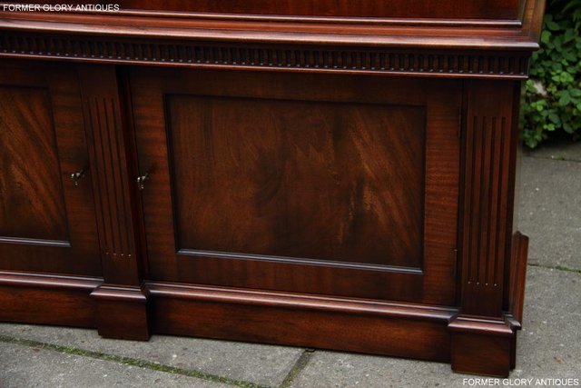 Image 23 of BEVAN FUNNELL STYLE MAHOGANY CHINA DISPLAY CABINET SHELVES