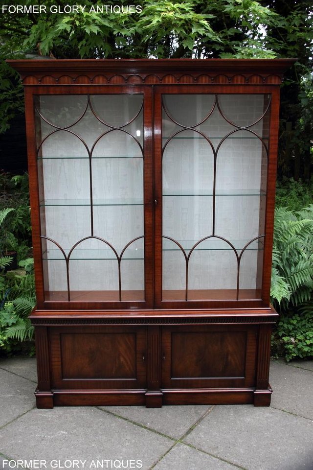 Image 24 of BEVAN FUNNELL STYLE MAHOGANY CHINA DISPLAY CABINET SHELVES
