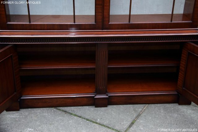 Image 26 of BEVAN FUNNELL STYLE MAHOGANY CHINA DISPLAY CABINET SHELVES