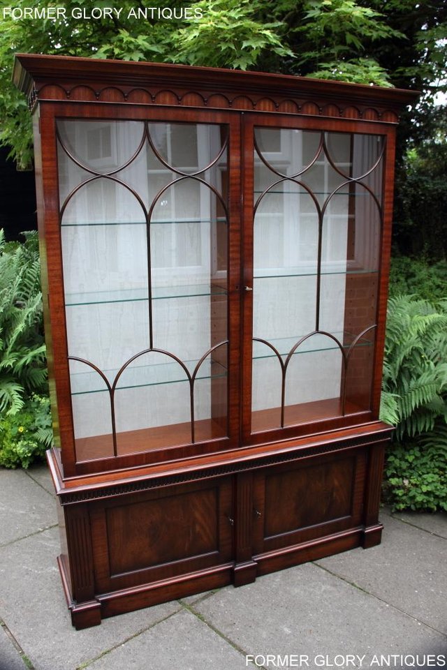 Image 28 of BEVAN FUNNELL STYLE MAHOGANY CHINA DISPLAY CABINET SHELVES