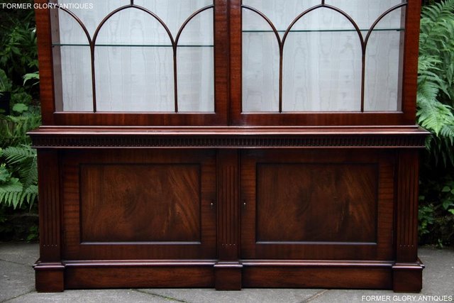 Image 29 of BEVAN FUNNELL STYLE MAHOGANY CHINA DISPLAY CABINET SHELVES