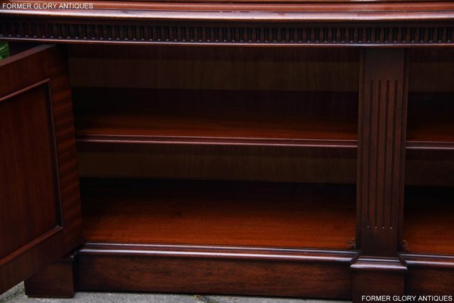 Image 31 of BEVAN FUNNELL STYLE MAHOGANY CHINA DISPLAY CABINET SHELVES