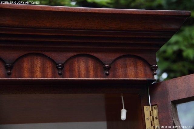Image 40 of BEVAN FUNNELL STYLE MAHOGANY CHINA DISPLAY CABINET SHELVES