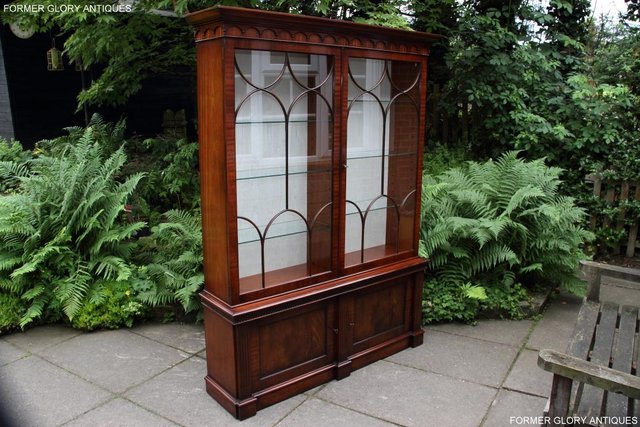 Image 44 of BEVAN FUNNELL STYLE MAHOGANY CHINA DISPLAY CABINET SHELVES