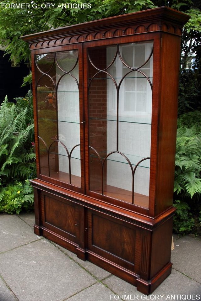 Image 51 of BEVAN FUNNELL STYLE MAHOGANY CHINA DISPLAY CABINET SHELVES
