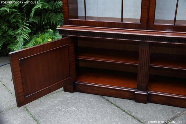 Image 59 of BEVAN FUNNELL STYLE MAHOGANY CHINA DISPLAY CABINET SHELVES