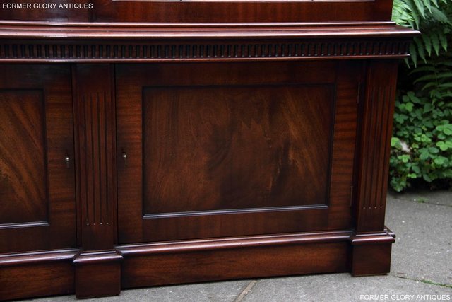 Image 63 of BEVAN FUNNELL STYLE MAHOGANY CHINA DISPLAY CABINET SHELVES