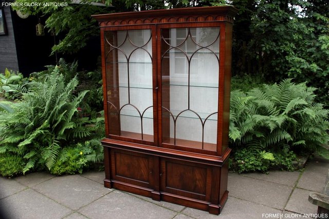 Image 64 of BEVAN FUNNELL STYLE MAHOGANY CHINA DISPLAY CABINET SHELVES