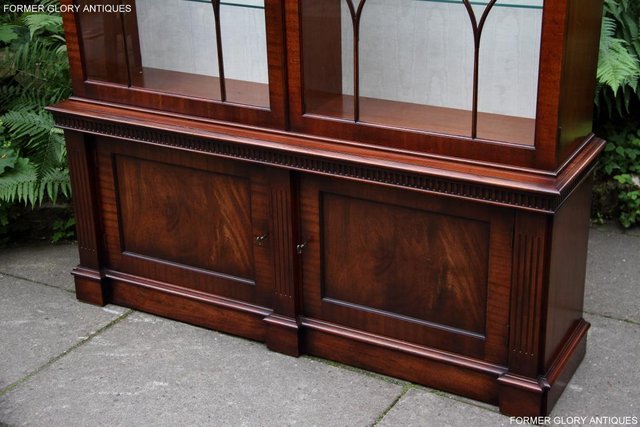 Image 65 of BEVAN FUNNELL STYLE MAHOGANY CHINA DISPLAY CABINET SHELVES