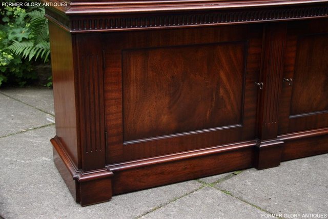 Image 69 of BEVAN FUNNELL STYLE MAHOGANY CHINA DISPLAY CABINET SHELVES
