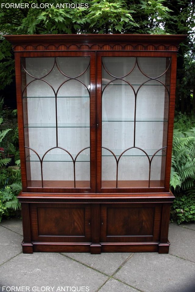 Image 86 of BEVAN FUNNELL STYLE MAHOGANY CHINA DISPLAY CABINET SHELVES