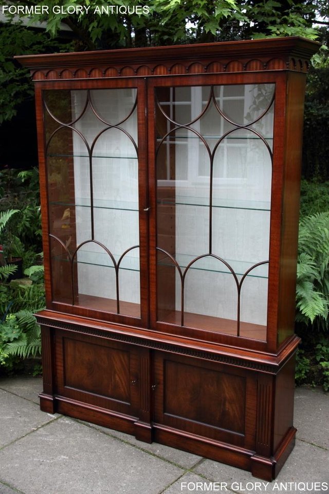 Image 88 of BEVAN FUNNELL STYLE MAHOGANY CHINA DISPLAY CABINET SHELVES