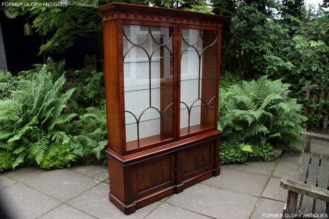 Image 94 of BEVAN FUNNELL STYLE MAHOGANY CHINA DISPLAY CABINET SHELVES