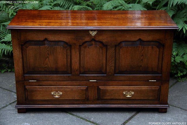 Preview of the first image of TITCHMARSH GOODWIN STYLE OAK BLANKET DOWER CHEST TV STAND.