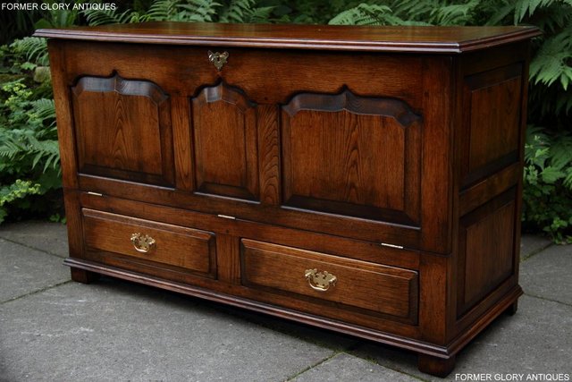 Image 3 of TITCHMARSH GOODWIN STYLE OAK BLANKET DOWER CHEST TV STAND