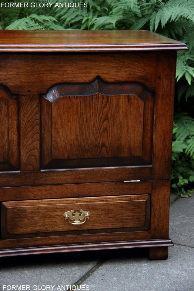 Image 4 of TITCHMARSH GOODWIN STYLE OAK BLANKET DOWER CHEST TV STAND