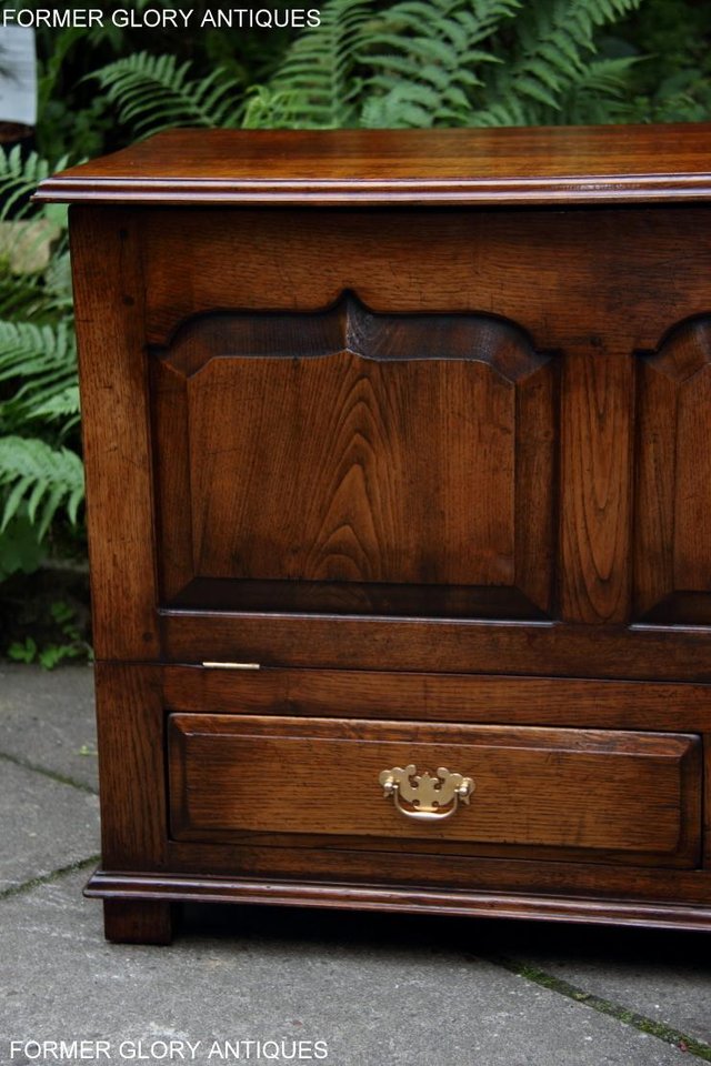 Image 6 of TITCHMARSH GOODWIN STYLE OAK BLANKET DOWER CHEST TV STAND