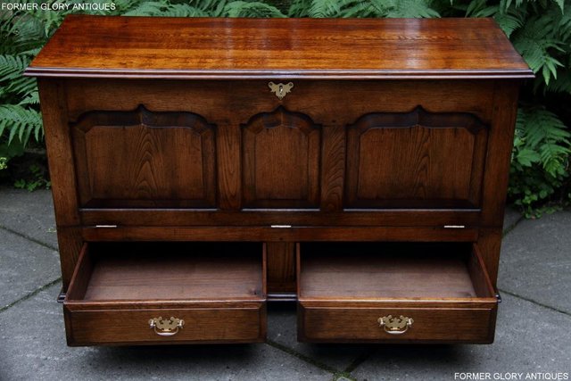Image 7 of TITCHMARSH GOODWIN STYLE OAK BLANKET DOWER CHEST TV STAND