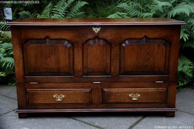Image 11 of TITCHMARSH GOODWIN STYLE OAK BLANKET DOWER CHEST TV STAND