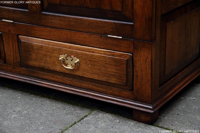 Image 12 of TITCHMARSH GOODWIN STYLE OAK BLANKET DOWER CHEST TV STAND