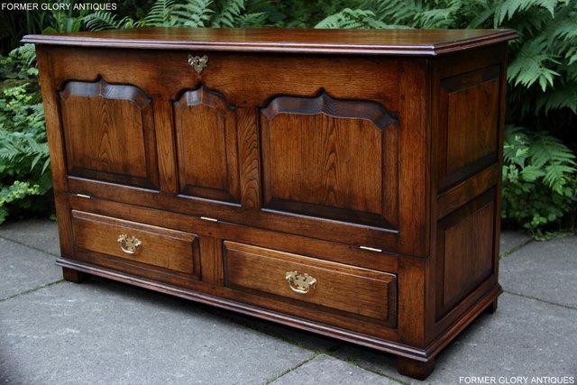 Image 14 of TITCHMARSH GOODWIN STYLE OAK BLANKET DOWER CHEST TV STAND