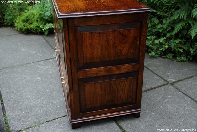 Image 19 of TITCHMARSH GOODWIN STYLE OAK BLANKET DOWER CHEST TV STAND