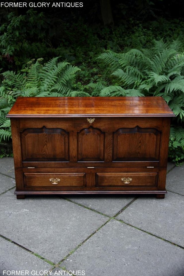 Image 20 of TITCHMARSH GOODWIN STYLE OAK BLANKET DOWER CHEST TV STAND