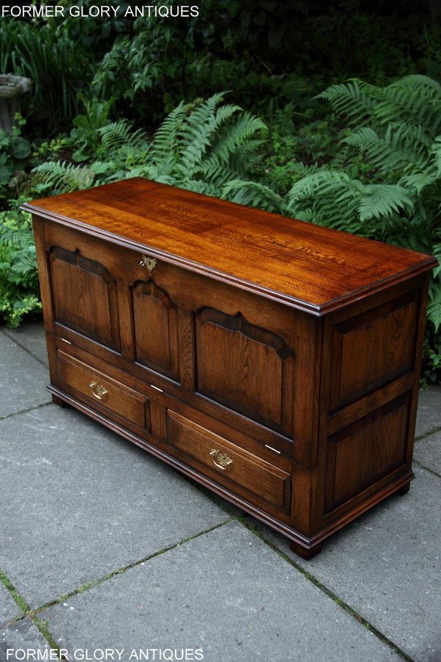 Image 29 of TITCHMARSH GOODWIN STYLE OAK BLANKET DOWER CHEST TV STAND