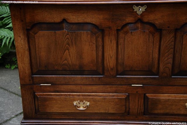 Image 30 of TITCHMARSH GOODWIN STYLE OAK BLANKET DOWER CHEST TV STAND