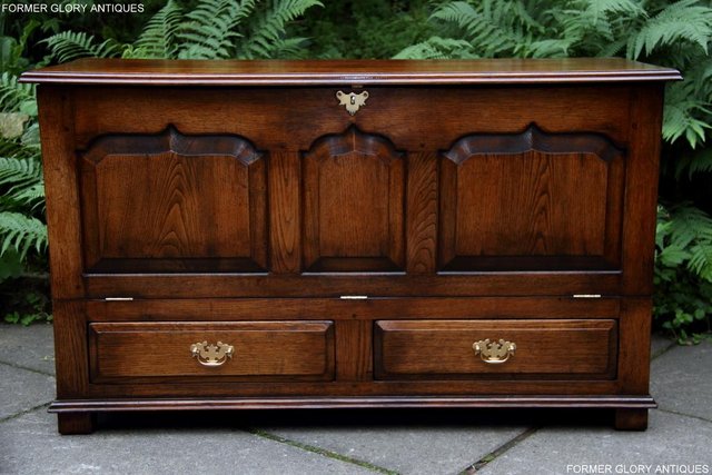 Image 31 of TITCHMARSH GOODWIN STYLE OAK BLANKET DOWER CHEST TV STAND