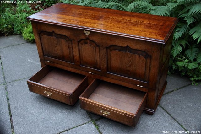 Image 32 of TITCHMARSH GOODWIN STYLE OAK BLANKET DOWER CHEST TV STAND