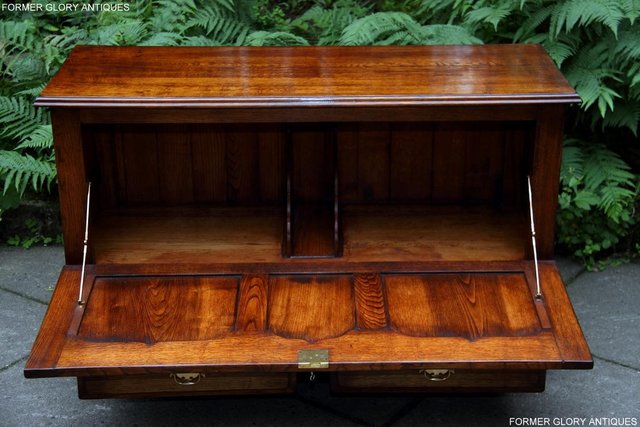 Image 41 of TITCHMARSH GOODWIN STYLE OAK BLANKET DOWER CHEST TV STAND