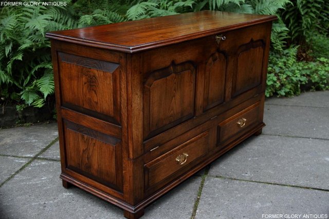 Image 42 of TITCHMARSH GOODWIN STYLE OAK BLANKET DOWER CHEST TV STAND