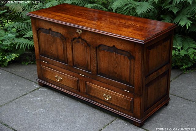Image 44 of TITCHMARSH GOODWIN STYLE OAK BLANKET DOWER CHEST TV STAND