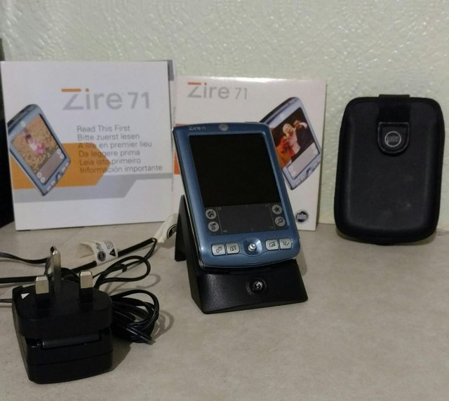 Preview of the first image of Palm Zire 71.