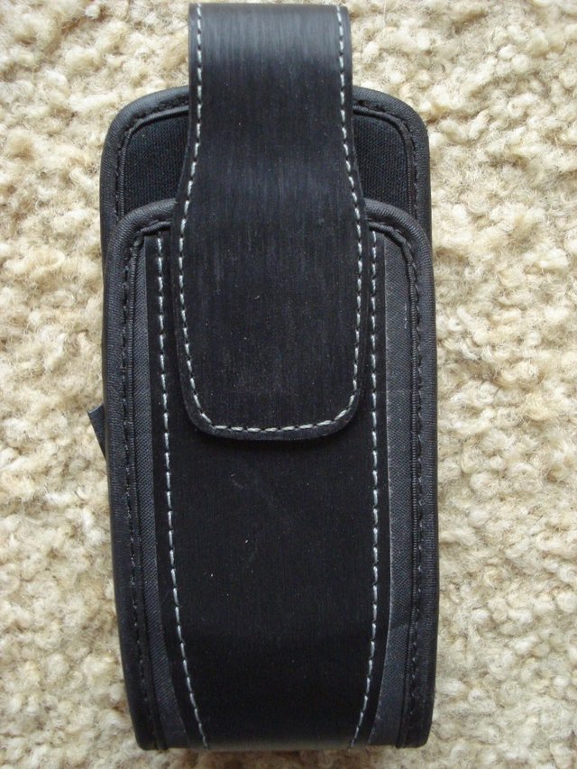 Image 3 of NEW BLACKBERRY MOBILE PHONE CASE/HOLDER WITH ADJUSTABLE CLIP