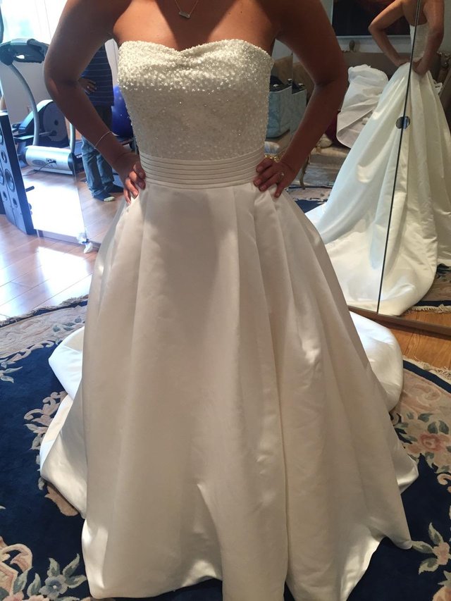 Preview of the first image of Pronovias Dalamo dress size 10.