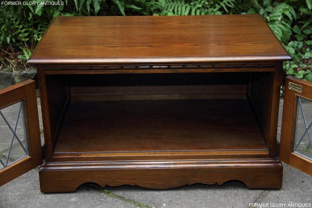 Image 31 of AN OLD CHARM LIGHT OAK HI FI DVD CD TV CABINET STAND TABLE
