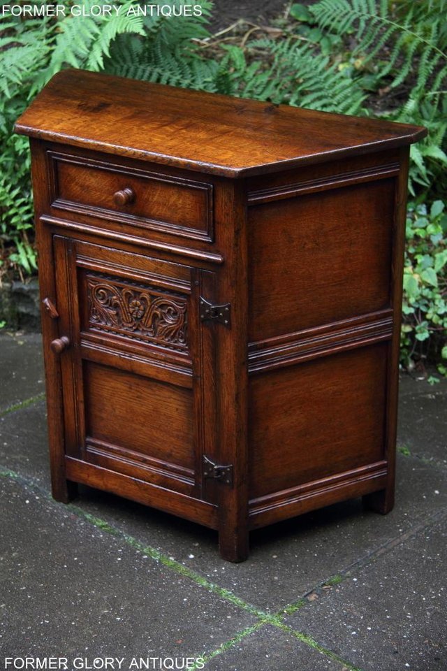 Image 3 of TITCHMARSH & GOODWIN OAK CANTED CABINET HALL TABLE SIDEBOARD